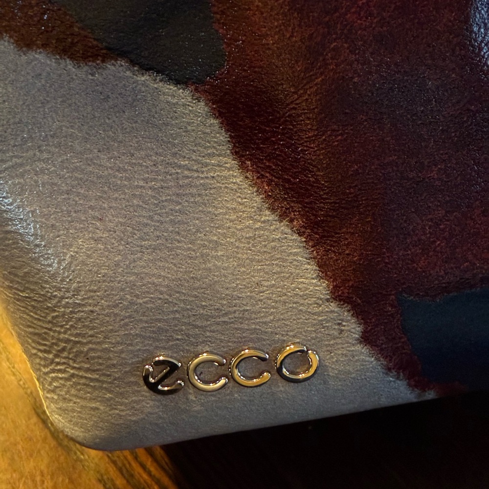 ECCO UPCYCLED LEATHER CAMO HOBO BAG - NEW WITH TAGS AND DUSTBAG - Picture 11 of 15